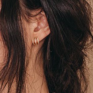 Olive + Piper 💎 Harper Huggie Hoops